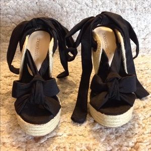 Black and Cream 5" Espadrilles.